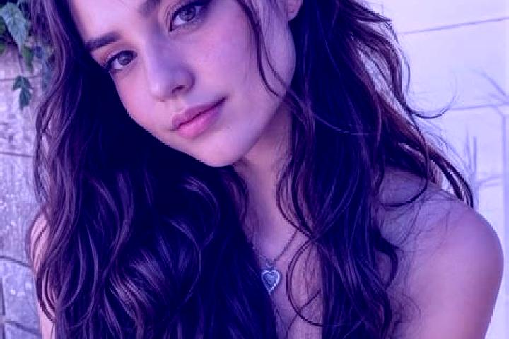 Ellie, 20, a auburn hazel-eyed slavic companion based in Fort Atkinson. Offering Couples, Tantra, Roleplay. Available for incall and outcall, overnight booki...