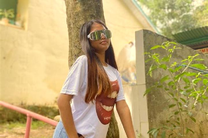 Ellie, 20 — Escort in Bantilan, Indonesia