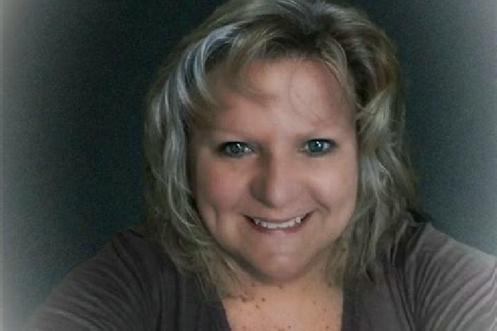 Ellie, 20 — Escort in Bluefield, United States