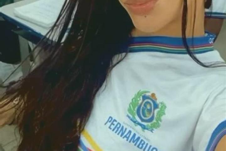 Ellie, 20 — Escort in Ibitiura de Minas, Brazil