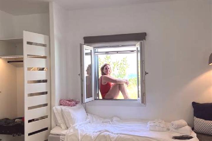 Ellie, 20 — Escort in Manesis, Greece