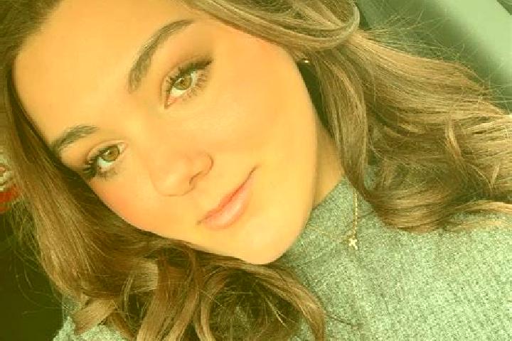 Ellie, 20 — Escort in Rillo, Spain