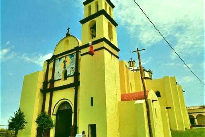 Ellie, 20 — Escort in San Bartolome Coatepec, Mexico