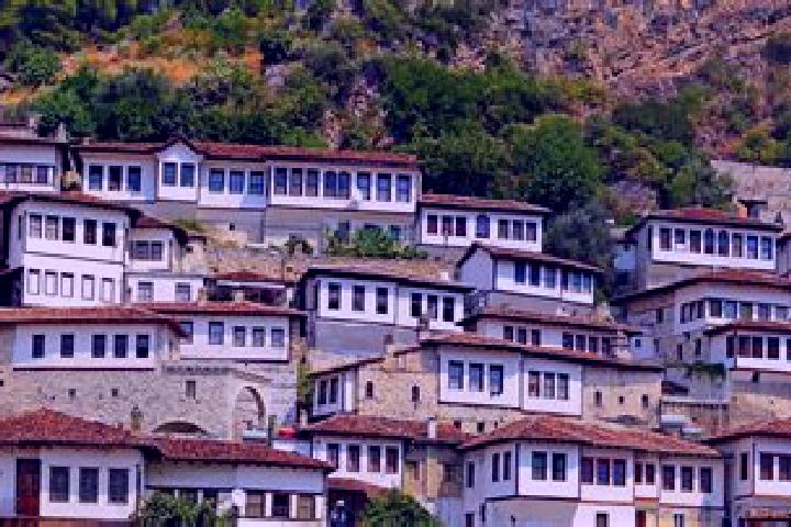 Ellie, 20 — Escort in Shushice, Albania
