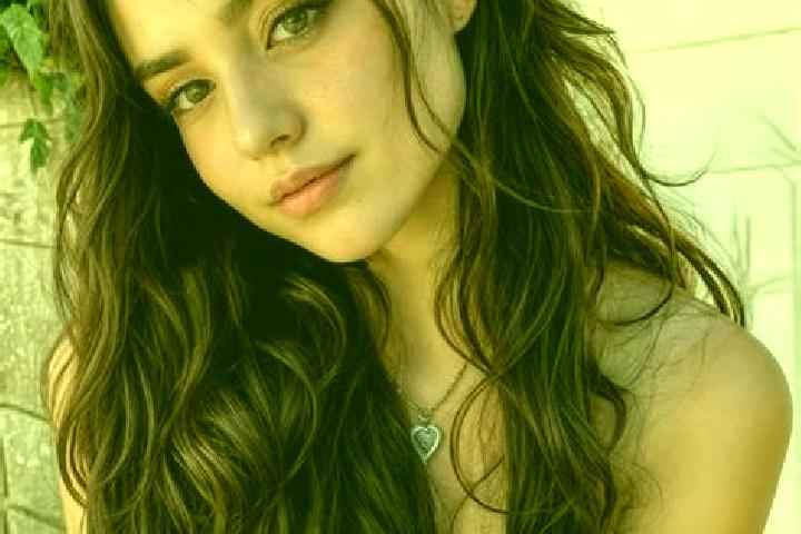 Ellie, 21, a auburn hazel-eyed middle eastern companion based in Metapan. Offering Dinner Date, Fetish, GFE. Available for incall and outcall, overnight book...