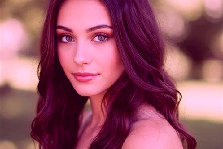 Ellie, 21, a black hazel-eyed mediterranean companion based in Ensenada (Chalco). Offering GFE, Deep French Kissing, Tantra. Available for incall and outcall...