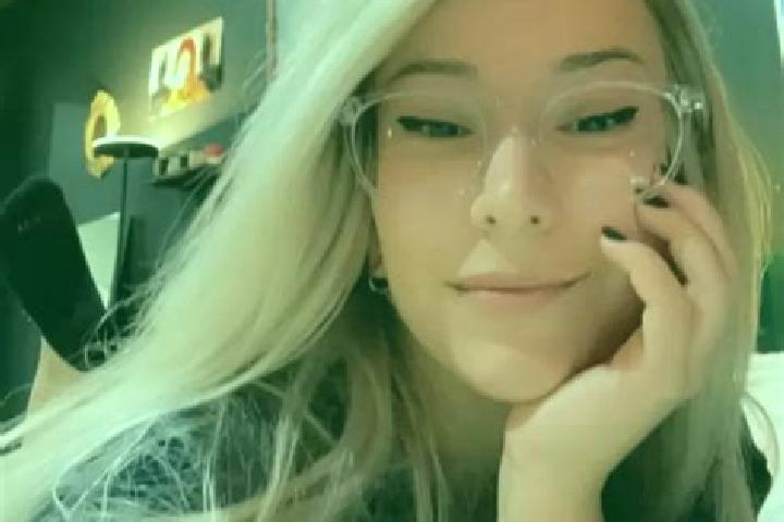 Ellie, 21, a blonde dark-eyed mixed companion based in Lohr am Main. Offering CIM, Roleplay, Travel Companion, Overnight, Prostate Massage. Available for inc...