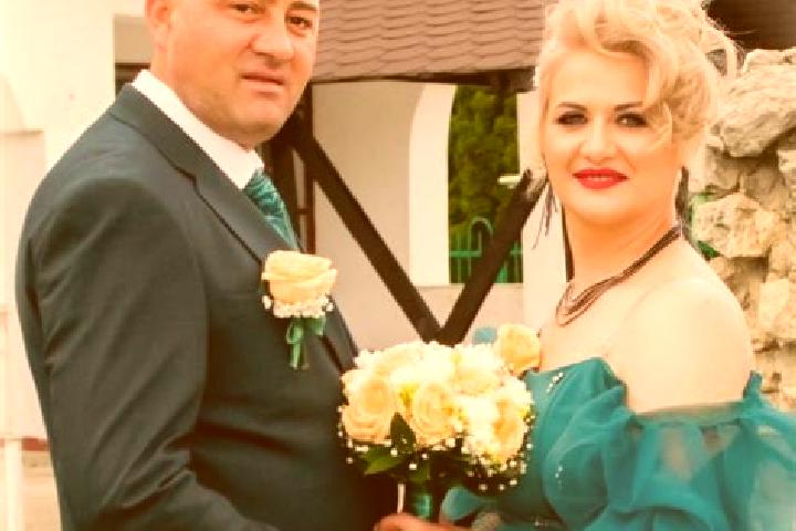 Ellie, 21 — Escort in Davidesti, Romania
