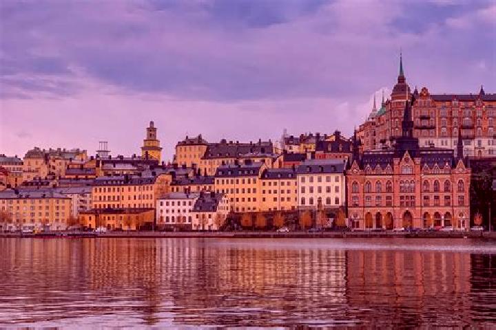Ellie, 21 — Escort in Holm, Sweden