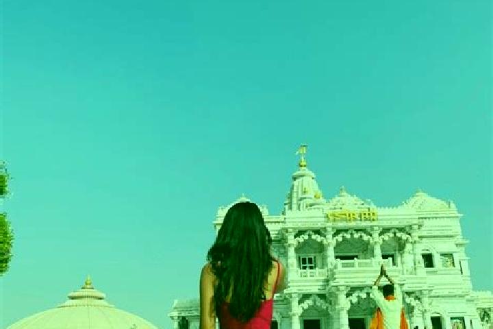 Ellie, 21 — Escort in Mathur, India