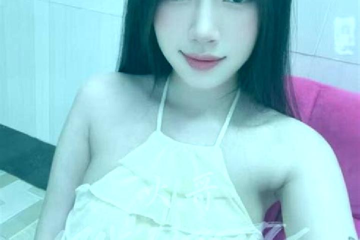 Ellie, 21 — Escort in Phong GJien, Vietnam