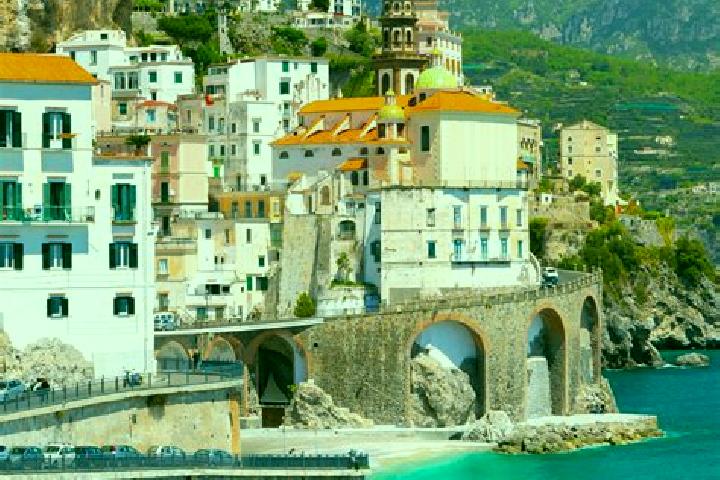 Ellie, 21 — Escort in Sant Elena, Italy