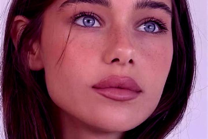 Ellie, 22, a brunette blue-eyed caucasian companion based in Valverde. Offering Massage, Party Girl, BDSM. Available for incall and outcall, overnight bookin...