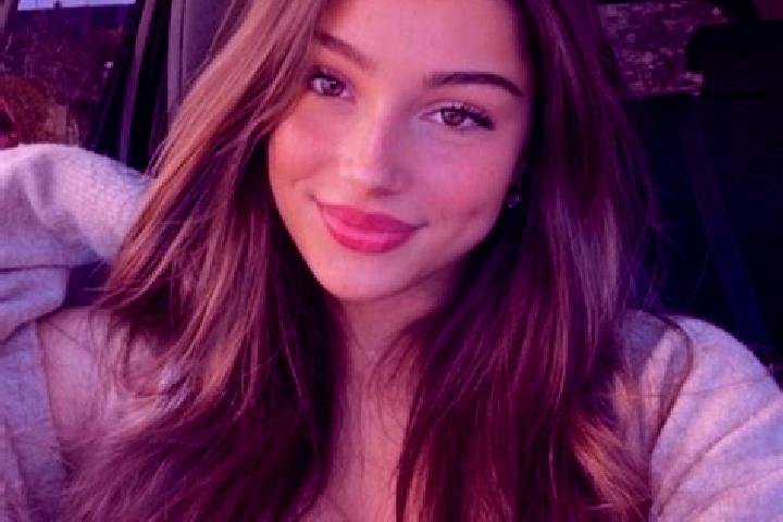 Ellie, 22, a brunette green-eyed latina companion based in Corbiolo. Offering Overnight. Available for incall and outcall, overnight bookings available.