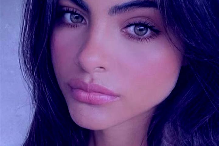 Ellie, 22, a red dark-eyed indian companion based in Tours-sur-Marne. Offering 69, Prostate Massage, Massage, Deep French Kissing, Domination. Available for ...