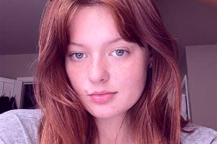 Ellie, 22, a red green-eyed ebony companion based in Homole. Offering Erotic Massage, Duos, CIM, Deep French Kissing, Massage. Available for incall and outca...
