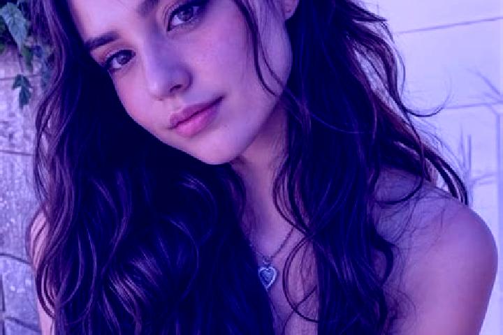Ellie, 23, a auburn hazel-eyed ebony companion based in Ma Lam. Offering Roleplay, CIM, Dinner Date, Tantra. Available for incall and outcall, overnight book...
