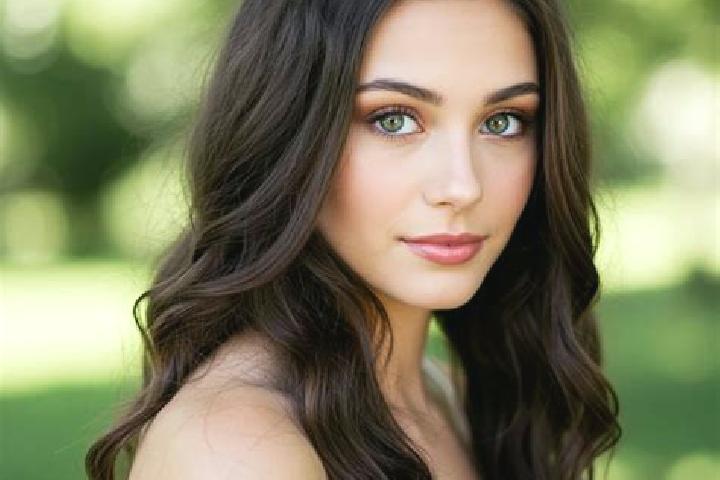 Ellie, 23, a brunette hazel-eyed caucasian companion based in Villa Santa Maria. Offering Couples, CIM, Party Girl, OWO. Available for incall and outcall, ov...