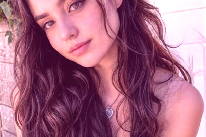 Ellie, 23, a chestnut hazel-eyed asian companion based in Badia Polesine. Offering Deep French Kissing, CIM, 69. Available for incall and outcall, day and ev...