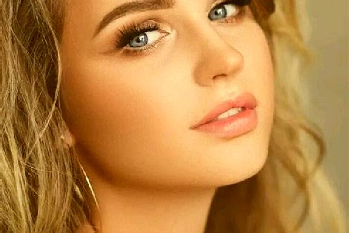 Ellie, 23, a dark blonde blue-eyed mediterranean companion based in Grandrieu. Offering Fetish, Striptease, Dinner Date. Available for incall and outcall, da...