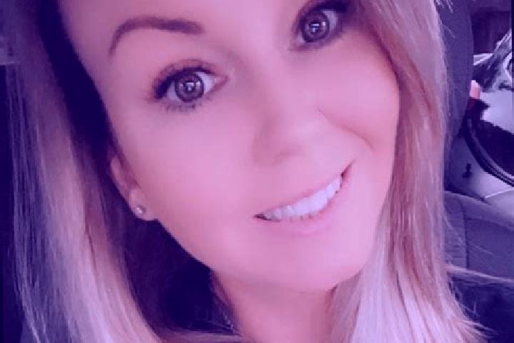 Ellie, 23 — Escort in Dunnellon, United States