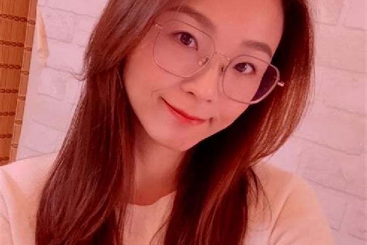 Ellie, 23 — Escort in Qinjia, China