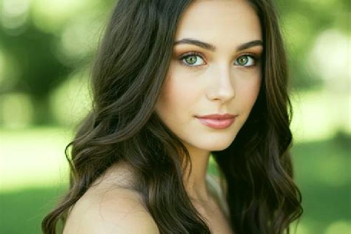 Ellie, 24, a black hazel-eyed mixed companion based in Prinsenbeek. Offering GFE, Overnight, Dinner Date. Available for incall and outcall, overnight booking...