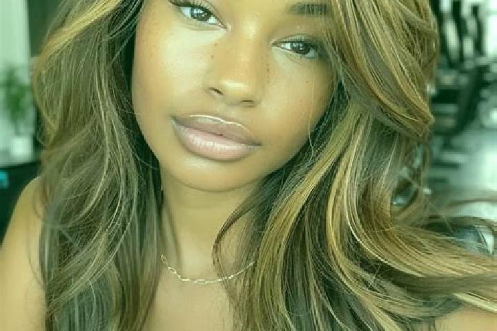 Ellie, 24, a dark blonde hazel-eyed caribbean companion based in Puwo. Offering Massage, A-Level, Overnight. Available for incall and outcall, overnight book...