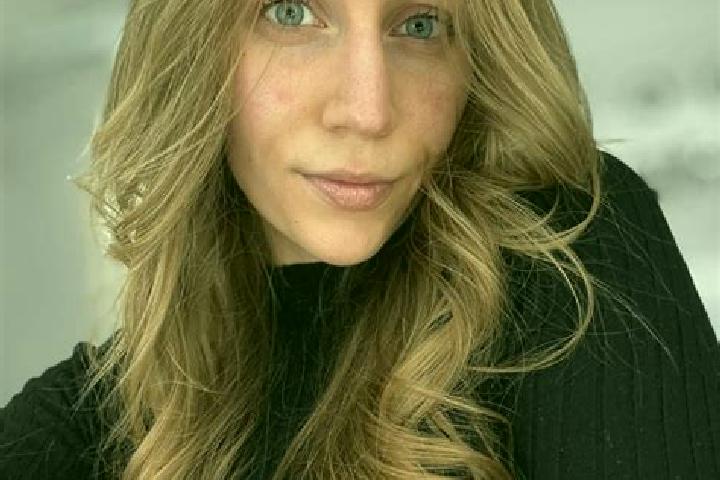 Ellie, 24 — Escort in Taufkirchen, Germany