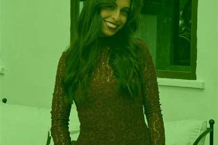 Ellie, 24 — Escort in Valle e Castello, Italy