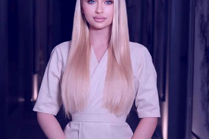 Ellie, 25, a blonde amber-eyed mediterranean companion based in Bojongmanik Girang. Offering Tantra, Erotic Massage, Deep French Kissing, Striptease. Availab...