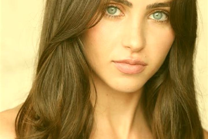 Ellie, 25, a dark blonde brown-eyed latina companion based in Myslenice. Offering Party Girl, OWO, A-Level. Available for incall and outcall, day and evening...