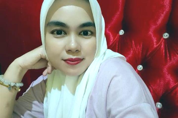 Ellie, 25 — Escort in Baserah, Indonesia