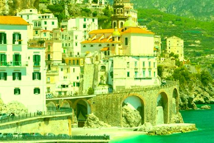 Ellie, 25 — Escort in Berlingo, Italy