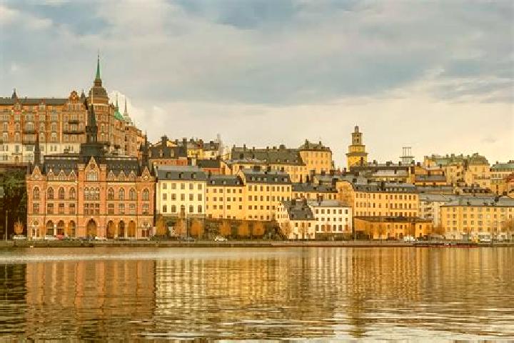 Ellie, 25 — Escort in OEsterbymo, Sweden
