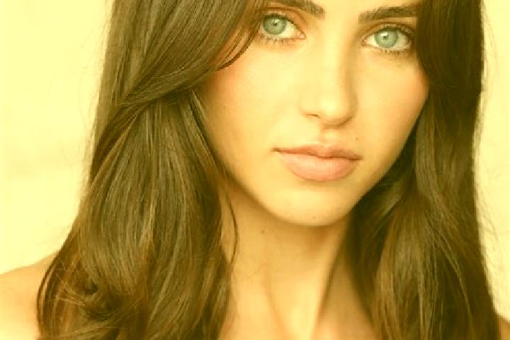 Ellie, 26, a auburn brown-eyed latina companion based in Carianos. Offering 69, GFE, Tantra, Domination, Roleplay. Available for incall and outcall, day and ...