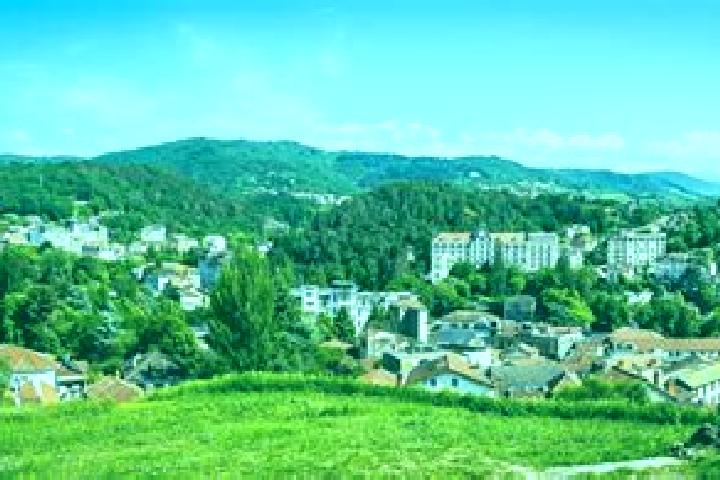 Ellie, 26 — Escort in Chatel-Guyon, France