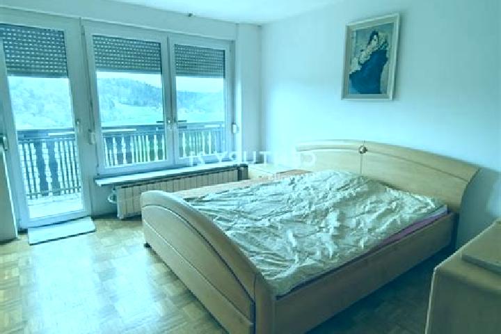 Ellie, 26 — Escort in Kozjak nad Pesnico, Slovenia