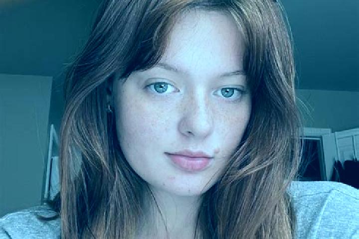 Ellie, 27, a auburn amber-eyed mixed companion based in Siguiri. Offering Girlfriend Experience, Roleplay, BDSM. Available for incall and outcall, overnight ...