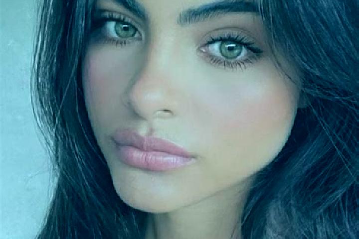 Ellie, 27, a auburn blue-eyed indian companion based in Barone Canavese. Offering Fetish, OWO. Available for incall and outcall, overnight bookings available.