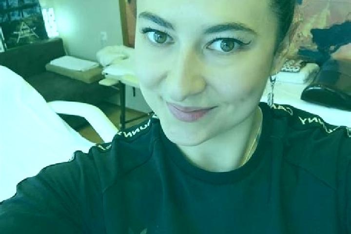 Ellie, 27, a black dark-eyed european companion based in Curral das Freiras. Offering Roleplay, Massage, Fetish. Available for incall and outcall, day and ev...