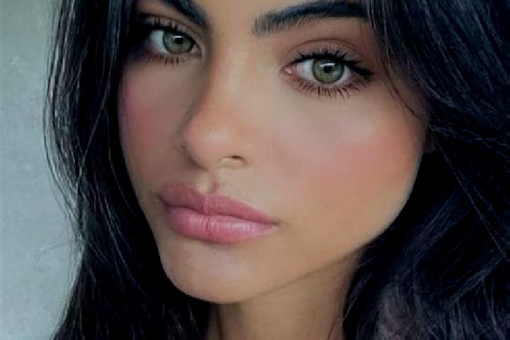 Ellie, 27, a brunette green-eyed european companion based in Suyo. Offering Massage, Domination, Erotic Massage, A-Level. Available for incall and outcall, d...