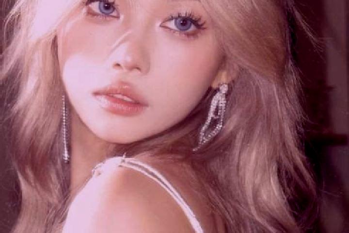 Ellie, 27, a dark blonde blue-eyed asian companion based in Chicago Loop. Offering Dinner Date, BDSM, Deep French Kissing, Duos. Available for incall and out...