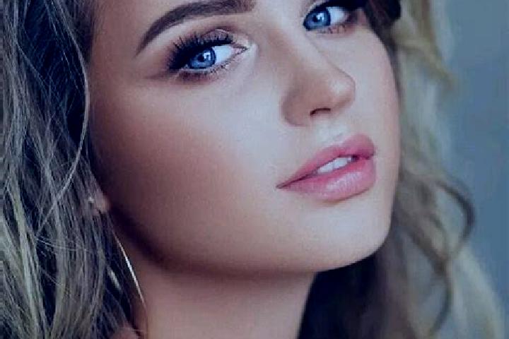 Ellie, 27, a dark blonde blue-eyed mediterranean companion based in Garawol. Offering GFE, Striptease, Deep French Kissing, Dinner Date. Available for incall...