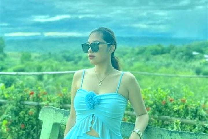 Ellie, 27 — Escort in Alamada, Philippines