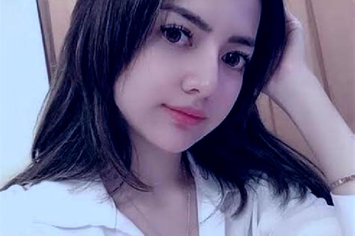 Ellie, 27 — Escort in Galtek, Indonesia
