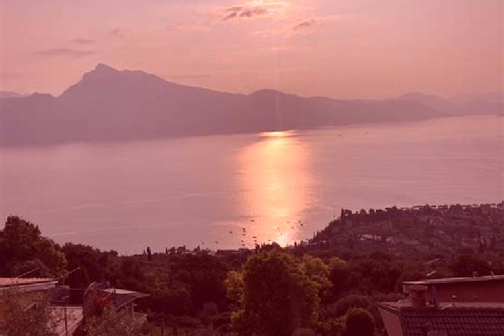 Ellie, 27 — Escort in Nogara, Italy