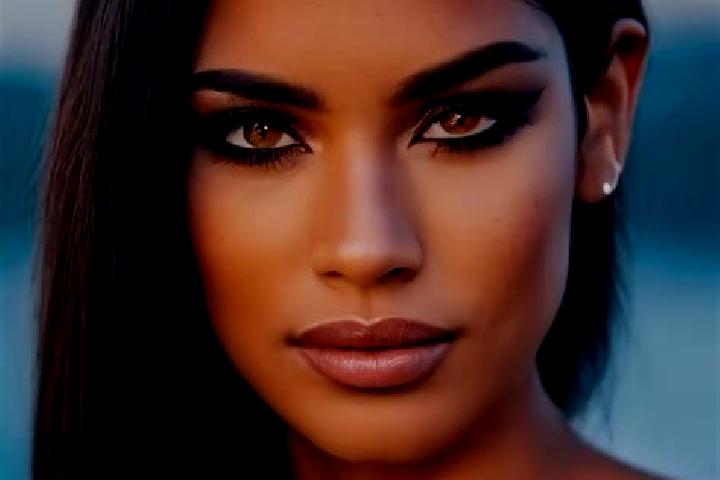 Ellie, 28, a black brown-eyed latina companion based in Taxiarches. Offering A-Level, Fetish, Couples. Available for incall and outcall, overnight bookings a...