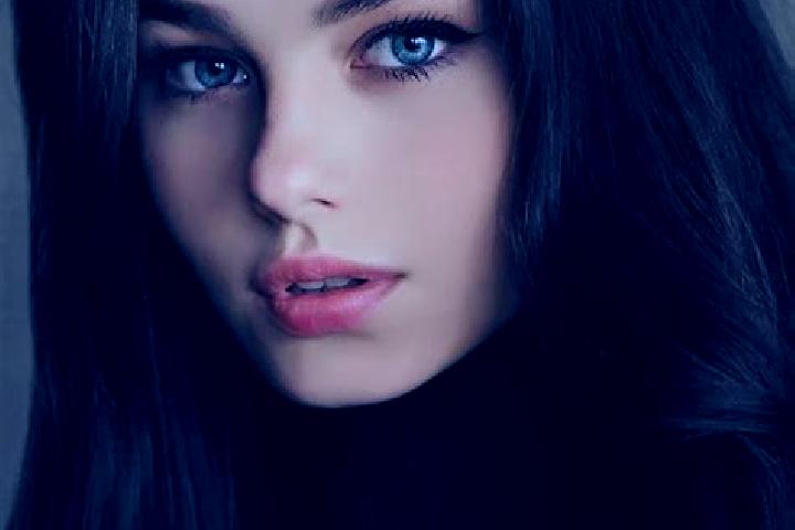 Ellie, 28, a brunette blue-eyed mixed companion based in San Marco dei Cavoti. Offering OWO, Party Girl, Duos, Deep French Kissing, Dinner Date. Available fo...