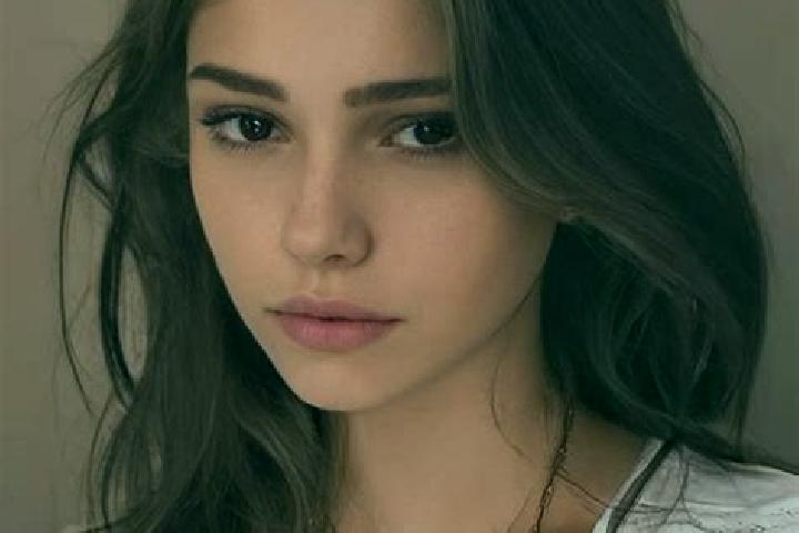 Ellie, 28, a chestnut grey-eyed slavic companion based in Harriston. Offering 69, Party Girl, Dinner Date. Available for incall and outcall, overnight bookin...